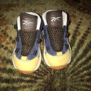 Blue and tan Reebok peek n’ fit ortholite shoes